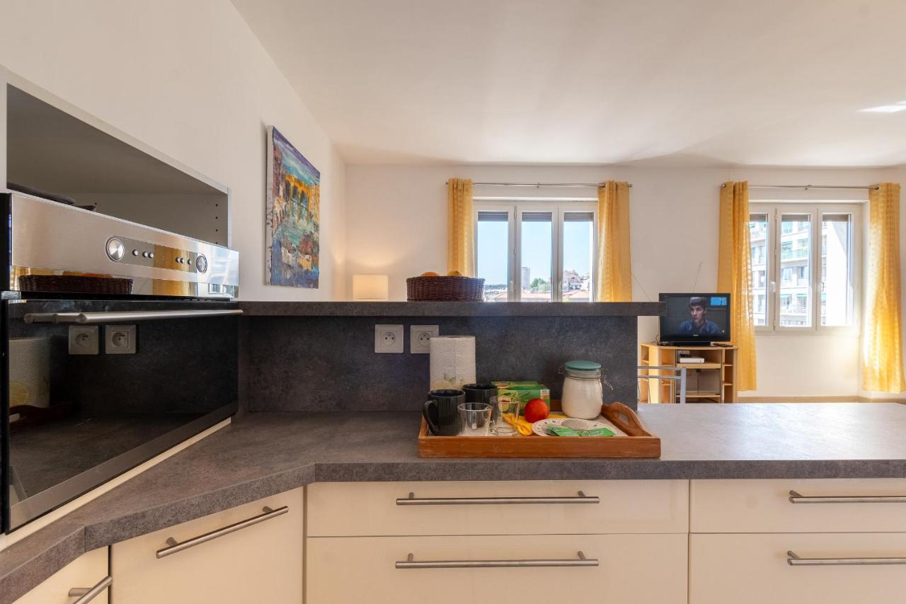 Celebre Vieux Port, Marseille Appartement Buitenkant foto