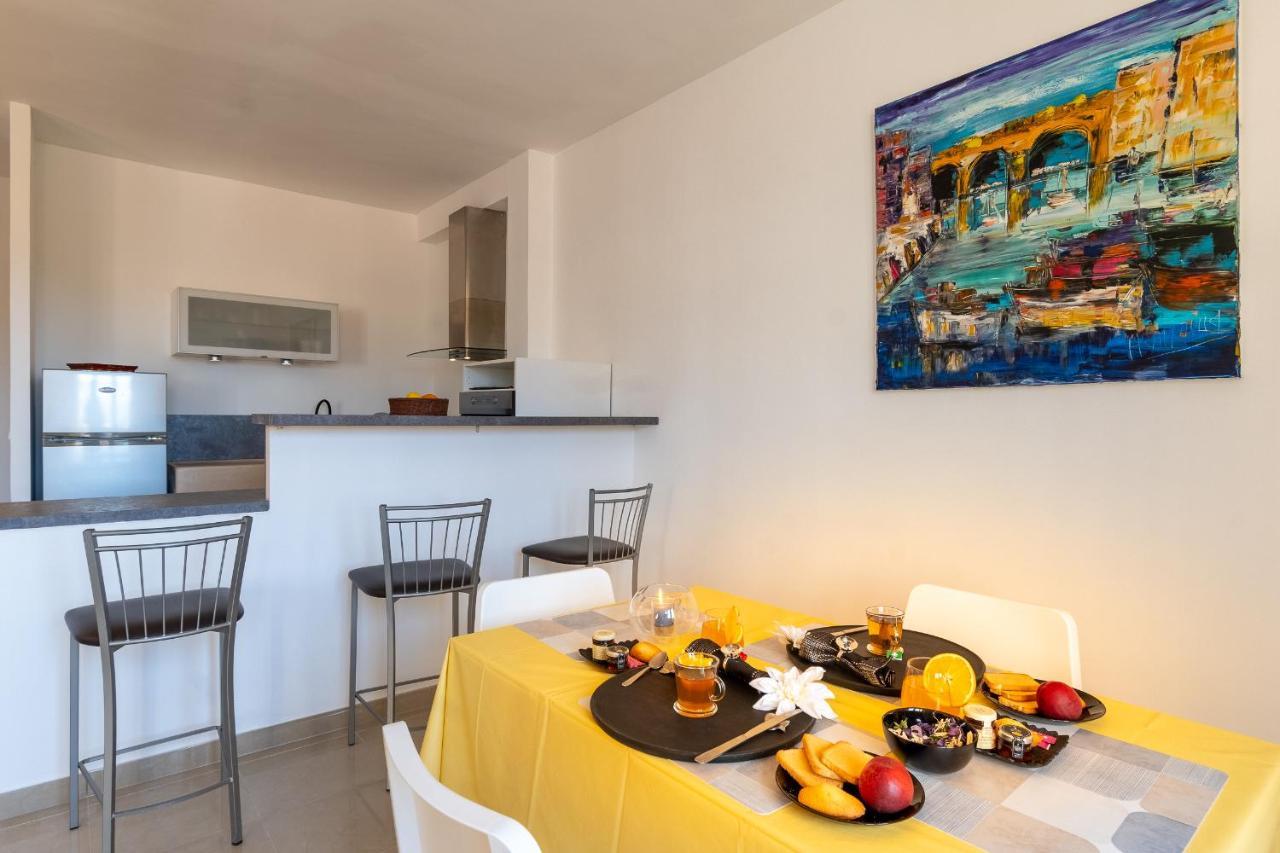 Celebre Vieux Port, Marseille Appartement Buitenkant foto