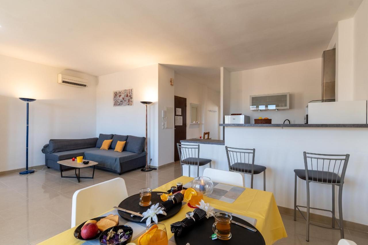 Celebre Vieux Port, Marseille Appartement Buitenkant foto