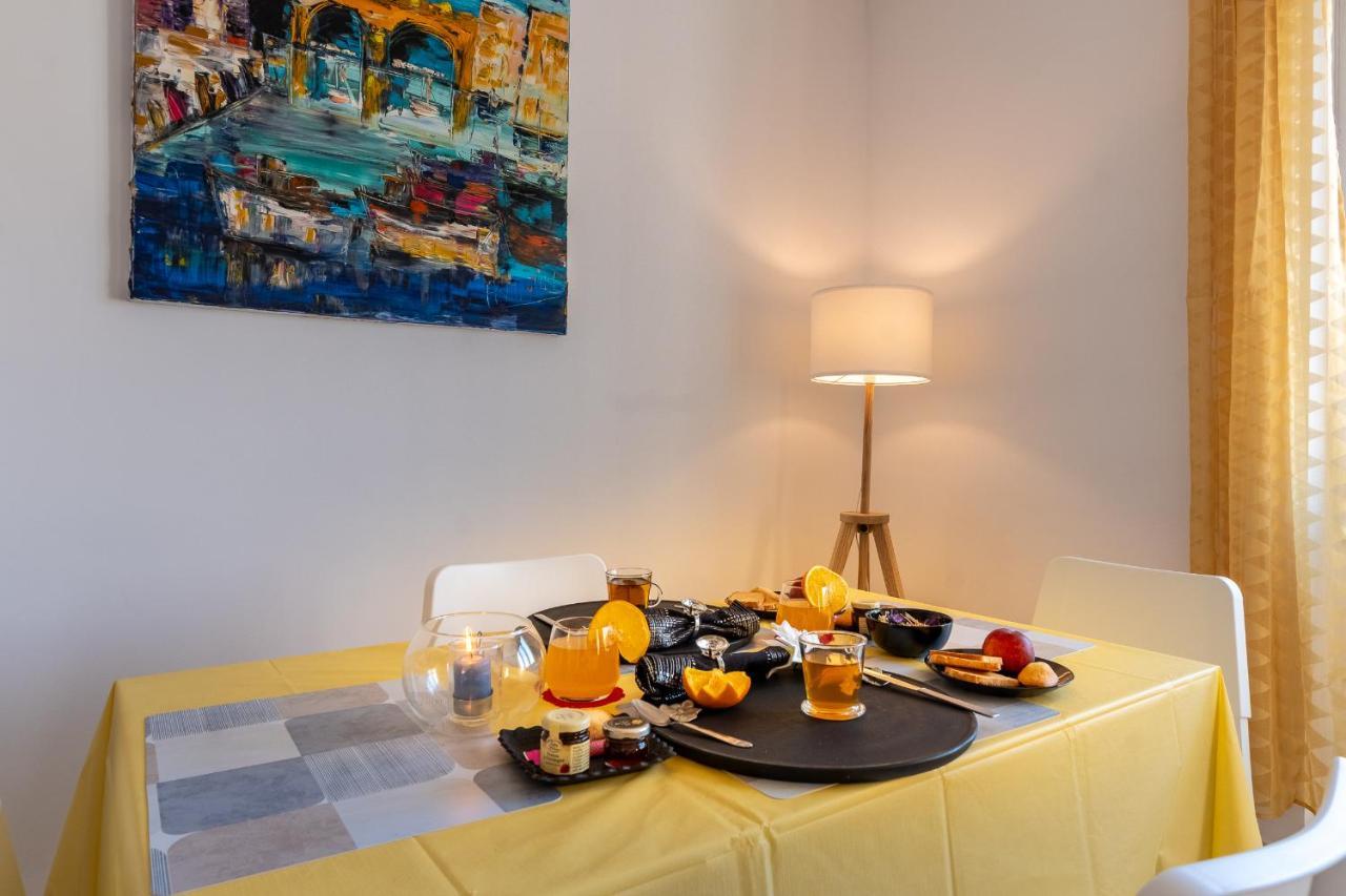 Celebre Vieux Port, Marseille Appartement Buitenkant foto