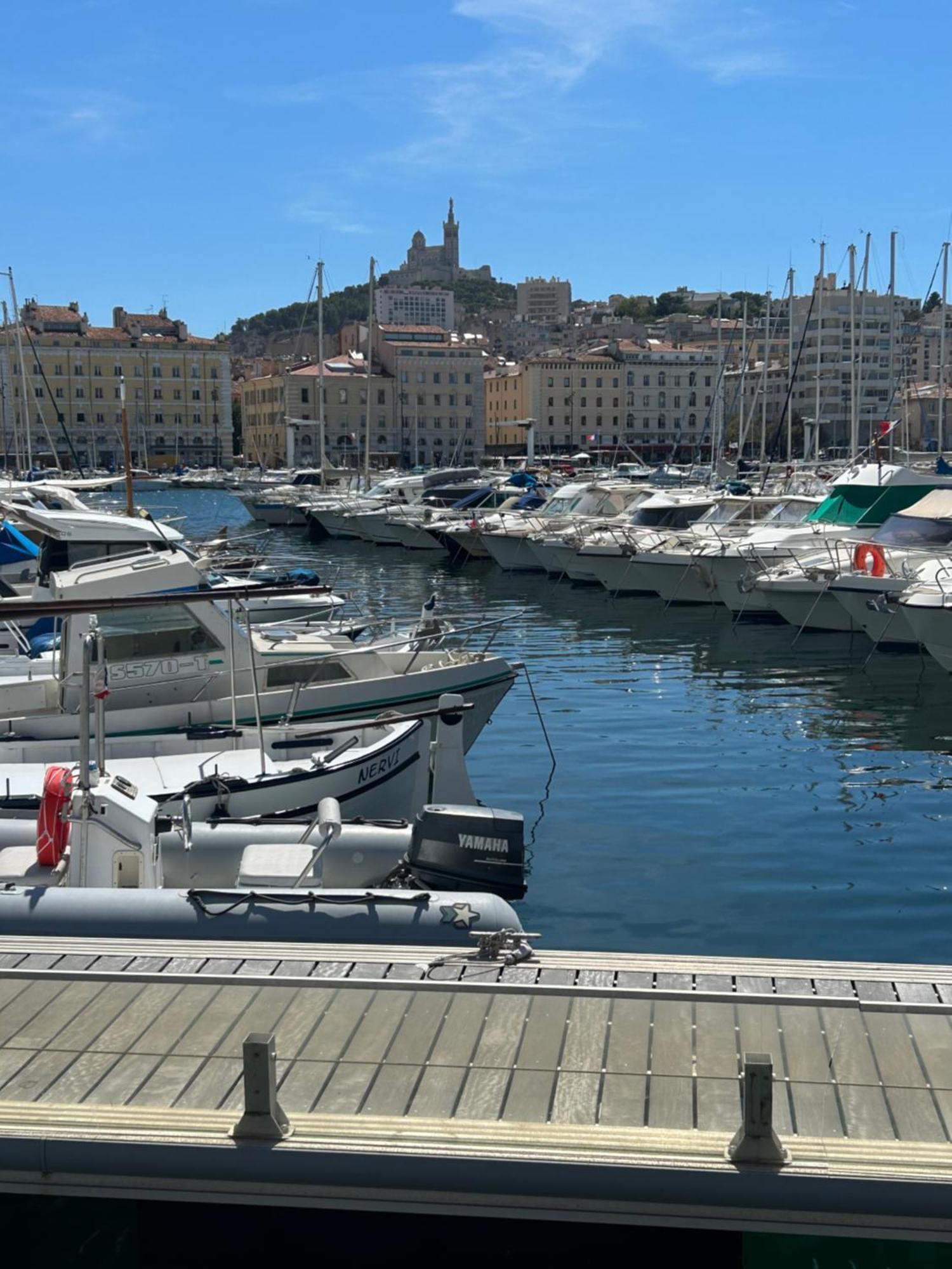 Celebre Vieux Port, Marseille Appartement Buitenkant foto